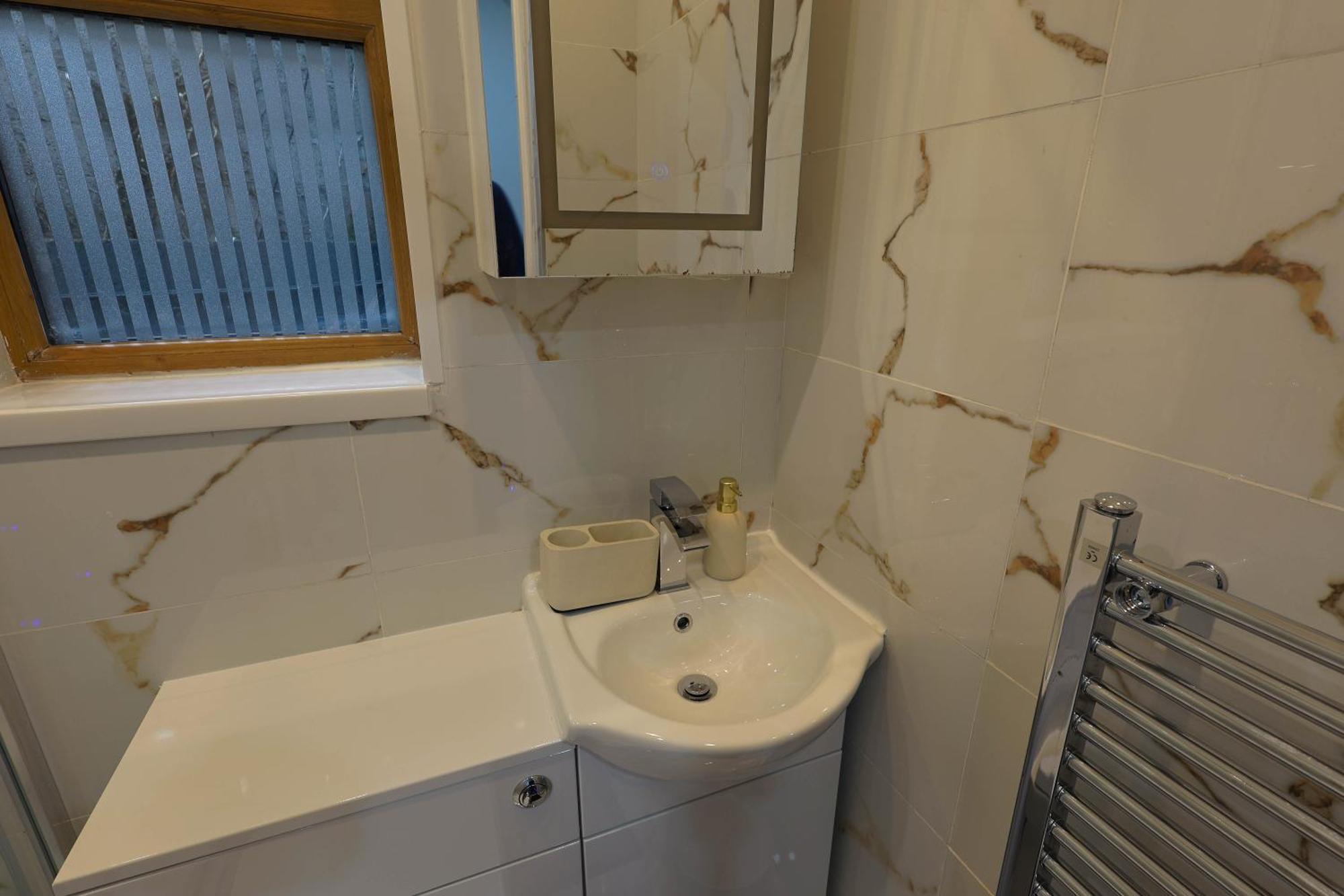 Stylish Apartment In City Centre - Walk Everywhere Cardiff Bagian luar foto